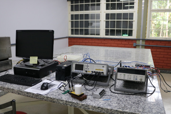  Fonte Agilent 20 Hz- 2 MHz, modelo E4980 A4